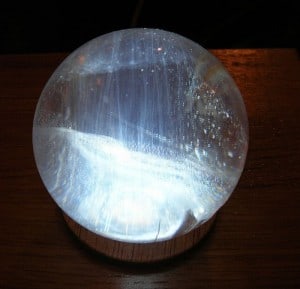 http://commons.wikimedia.org/wiki/File:Boule_de_cristal.jpg